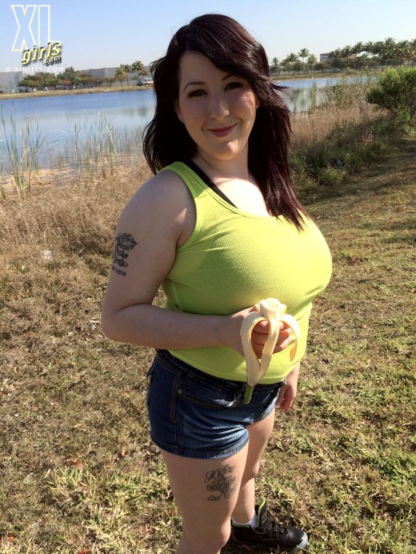 posting 42518 xl - Kamille Amora - Picnic In The Park